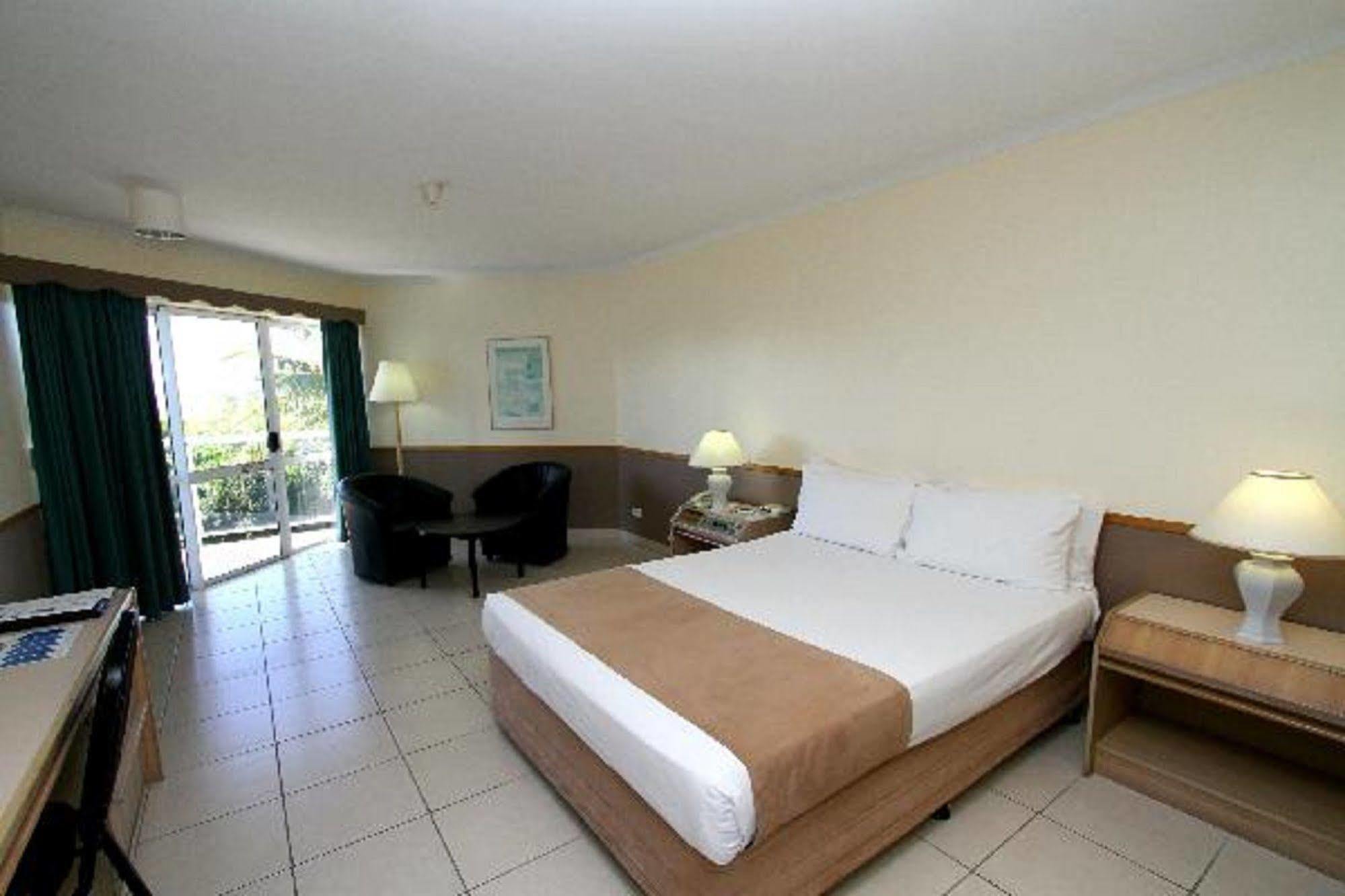 Ocean International Hotel Mackay Buitenkant foto